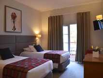 Doppelzimmer mit Balkon und getrennten Betten Wanderhotel O Colmo in Santana