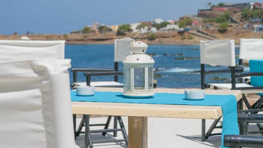 Oasis-praiamar-bar-santiago-praia