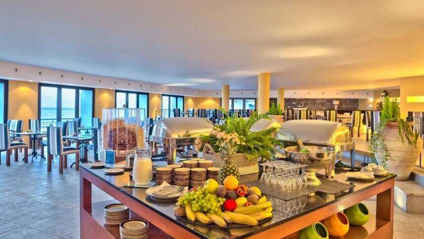 Porto-santo-hotel-torre-praia-x-speisesaal