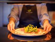 The Lince Hotel Sao Miguel – Frisch zubereitete Gourmet-Pizza mit italienischem Flair, perfekt für Genussmomente bei picotours.