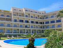 Hotel Horta auf Faial – Modernes Hotel mit großem Außenpool und komfortablen Zimmern in sonniger Lage