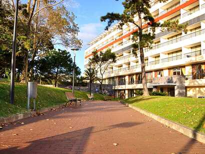 Sao Miguel Park Hotel auf Sao Miguel, idyllisch gelegen mit grünen Parkanlagen und entspannter Atmosphäre, ideal für erholsame Urlaubstage.