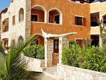 Ca Nicola Apartments auf Boa Vista – Charmante Apartments mit traditionellem Stein- und Putzfassaden-Design in tropischer Umgebung.