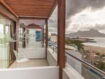 Ein wunscherschöner Ausblick aus dem Balkon der Zimmer des Luna Boutique Hotels