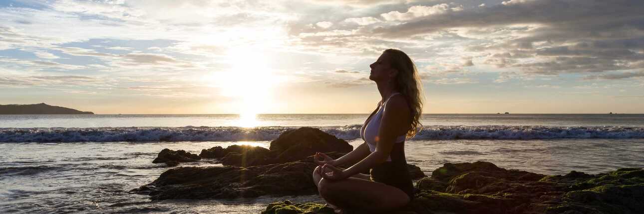 An den einsamen Stränden der Azoren - Yoga mit Meeresrauschen