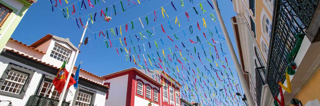 Stadt Angra do Heroismo festlich geschmückt