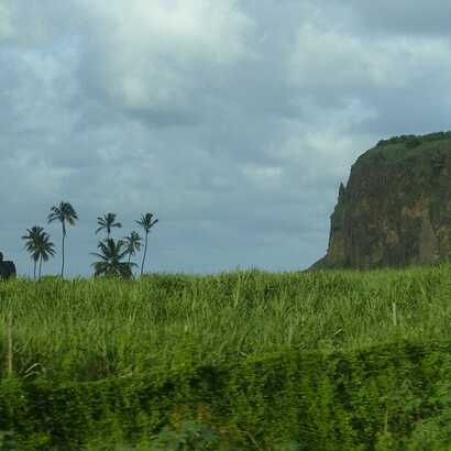 Nur wenige Kilometer von Praia entfernt zeigt sich Santiago von seiner grünen, landwirtschaftlich geprägten Seite.