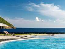 Poolanlage Hotel Terceira Mar mit Blick auf den Atlantik