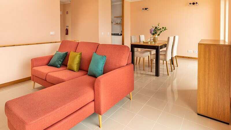 Villas-do-mar-esszimmer-und-wohnbereich