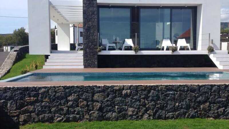 Casa-das-cinco-modern-villa-pool-front-azoren
