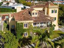 Casa Portuguesa Boutique Hotel auf Sao Miguel, charmantes Boutique-Hotel mit traditioneller Architektur und üppigem Grün in idyllischer Lage – perfekt für einen erholsamen Urlaub.