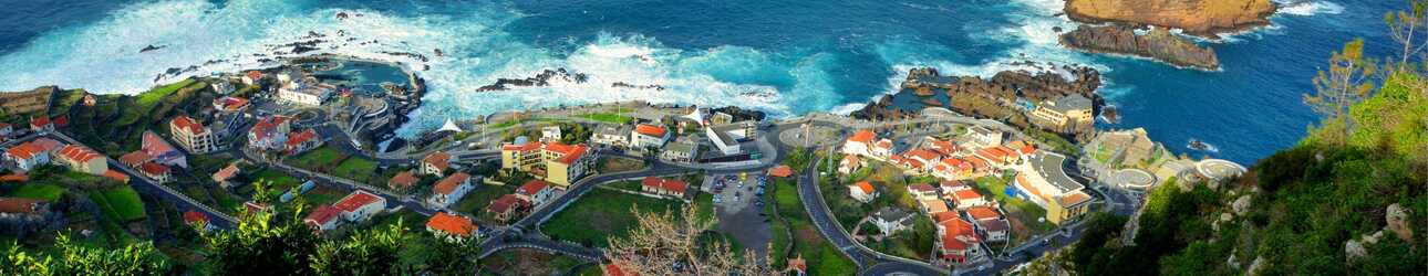 Blick von der Steilküste auf Porto Moniz