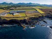 Hotel Pedras do Mar auf Sao Miguel, modernes Küstenresort mit spektakulärem Meerblick und naturnaher Lage – ideal für entspannte Urlaubstage bei picotours.