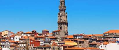 Der Torre dos Clerigos ist ein Wahrzeichen der Stadt Porto