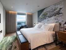 Modernes, komfortables Hotelzimmer mit Meerblick – entspannen Sie stilvoll bei picotours.