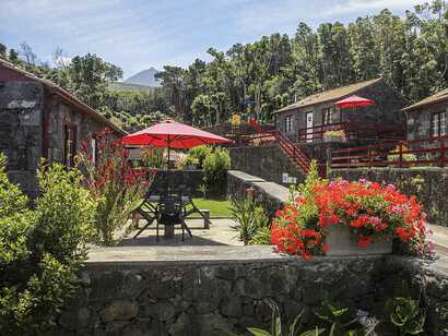 Hotel-aldeia-das-adegas-nature-resort-gartenanlage