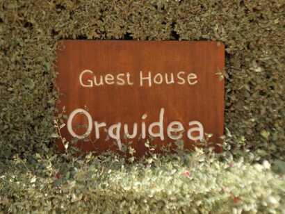 Hotel-guest-house-orquidea-eingangsschild