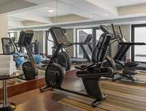 Terra Nostra Garden Hotel auf Sao Miguel – Moderner Fitnessraum mit hochwertigem Equipment für Ihr Outdoor-Abenteuer.