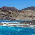 Kontrastreiche Vulkan- und Küstenlandschaft auf der Insel Faial