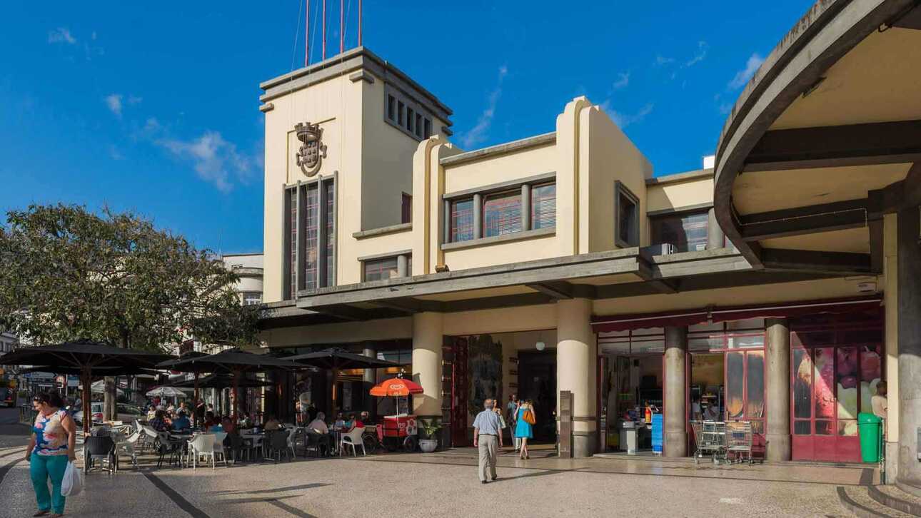Die Markthalle in Funchal von außen