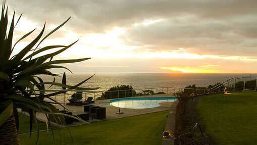 Casa-do-ouvidor-sonnenuntergang-pool-atlantikblick