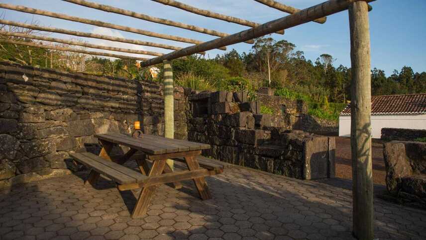 Casas-do-capelo-aussenbereich