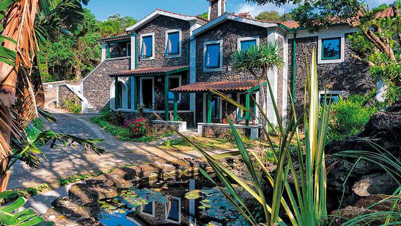 Hotel-aldeia-da-fonte-nature-resort-gartenfassade