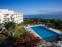 Das 3-Sterne Hotel Sao Jorgen Garden bietet Meerblick und einen großzügigen Pool