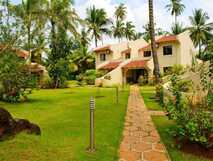 Gepflegter Gartenbereich in der Omali Lodge Sao Tome