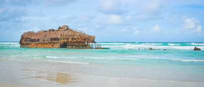 Das meistfotografierte Schiffswrak auf den Kapverden auf Boa Vista
