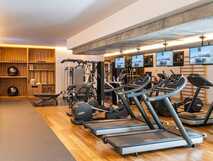 Fitnessbereich im 3HB Faro mit großer Auswahl an Fitnessgeräten