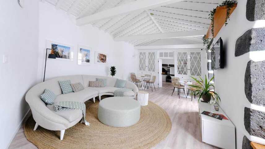 Hotel-boa-nova-hostel-lounge-helles-interieur