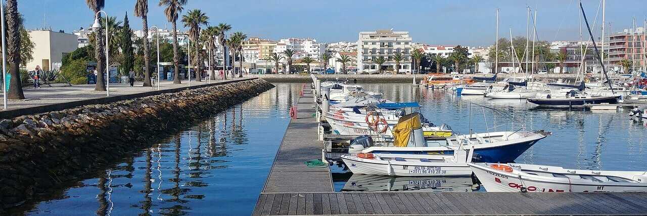 Der Hafen von Lagos - Promenade zur Altstadt