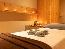 Hotel Pedras do Mar auf Sao Miguel, gemütlicher und stilvoll eingerichteter Wellnessbereich mit entspannender Atmosphäre für perfekte Erholung.