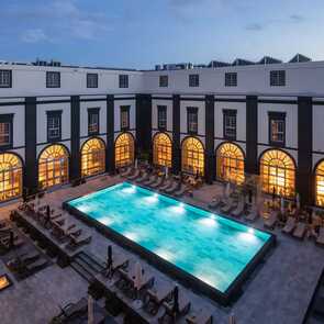 Vg-collection-s-miguel-piscina