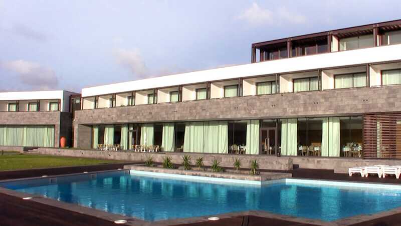 Hotel-graciosa-moderner-poolbereich