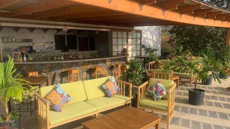 La-fora-ecolodge-poolbar