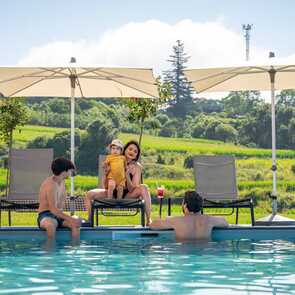Palacio-santa-catarina-hotel-azoren-pool-familie