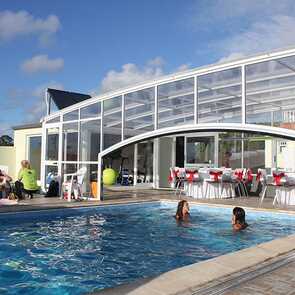 Pension-al-nova-vista-pool-fruehstuecksraum-azoren