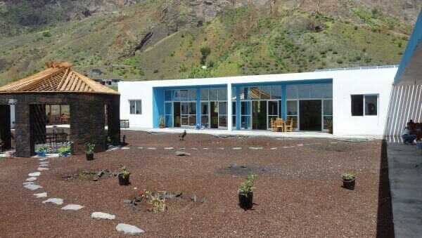 Casa-marisa-steingarten