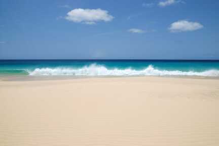 Boa Vista hat ihn: den perfekten Strand - genießen Sie ihn bei einer Kapverden Rundreise!
