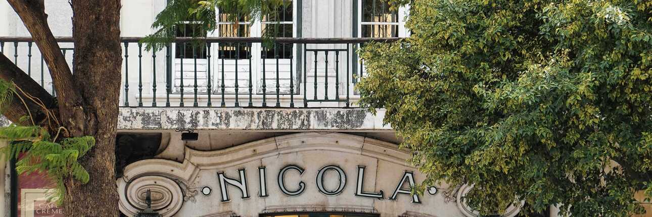 Café mit dem Namen Nicola für Kaffeeliebhaber in Portugal