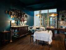 Senhora da Rosa Tradition & Nature Hotel – Elegantes Restaurant mit stilvoller Einrichtung und gemütlicher Atmosphäre auf Sao Miguel.