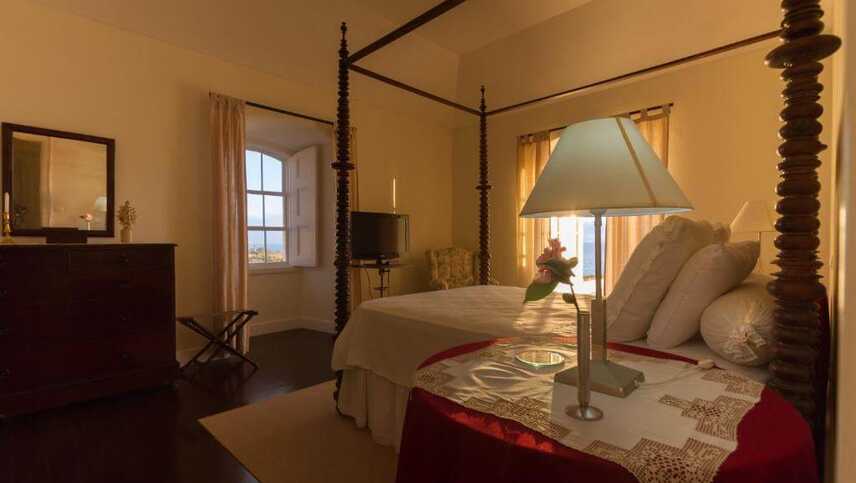 Casa-da-rocha-querbrada-2