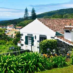 Casas-do-capelo-traditionelles-ferienhaus-azoren