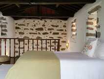 Solar do Conde auf Sao Miguel, charmantes Zimmer mit rustikalem Flair und gemütlichem Ambiente für erholsame Nächte bei picotours.