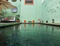 Casa Colonial König auf Fogo, stilvoller Poolbereich mit entspanntem Ambiente für erholsame Urlaubsmomente.