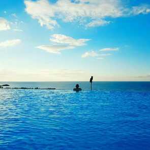 Pedras-do-mar-hotel-azoren-infinitypool-sonnenuntergang