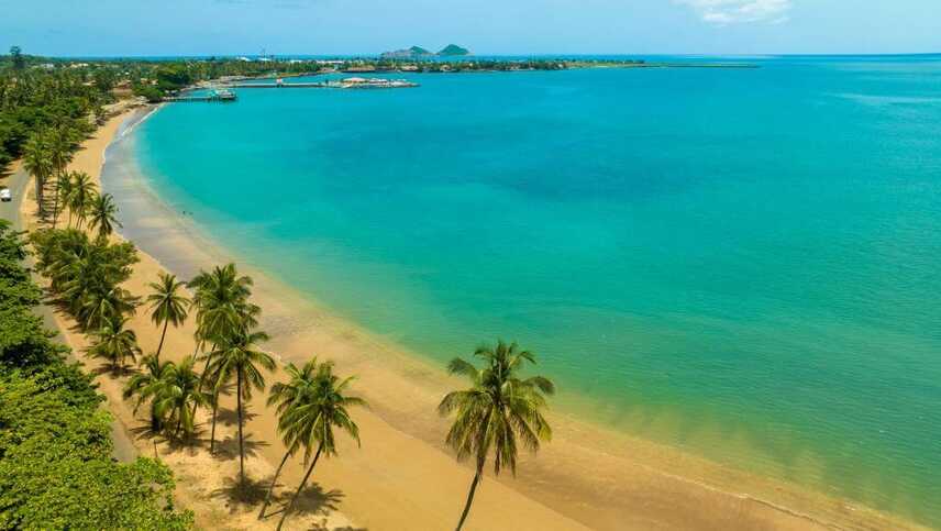Omali-strand-464694343