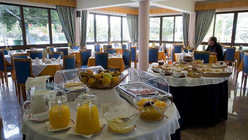 Restaurant-sao-jorge-garden-hotel